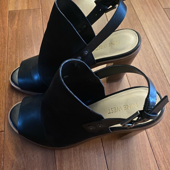 Size 9, Nine West, open toe, black leather, heal strap with 4” wooden healed - Picture 2 of 9